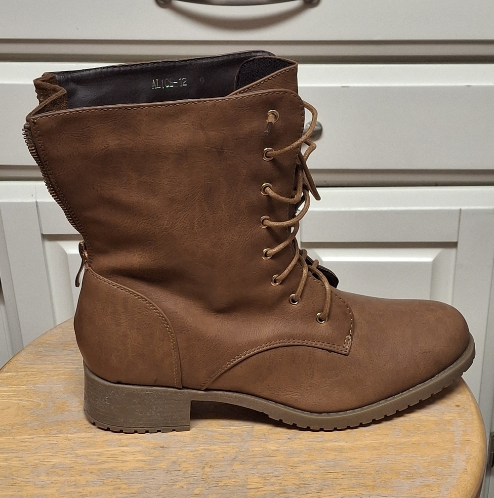 New Women's Stylish Ankle Combat Boot  ,zipper ,stones,studded In Back Brown